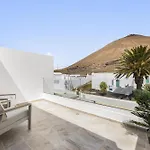 Infinity Views 3 By Escape Таиче