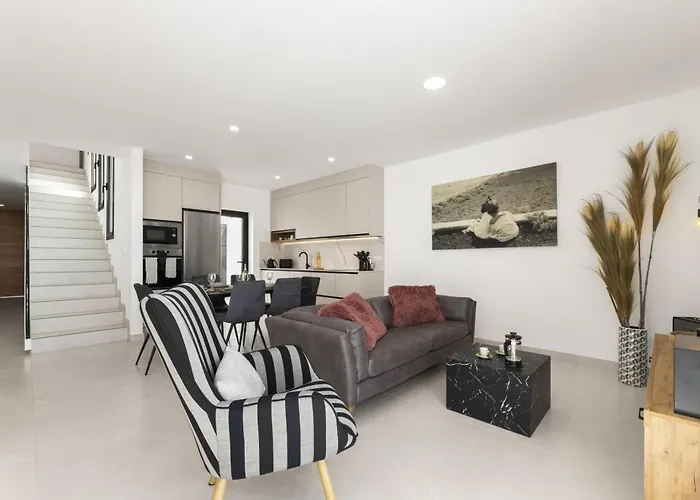 Infinity Views 3 By Escape Villa *