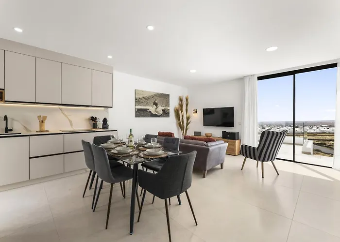 Infinity Views 3 By Escape Villa *