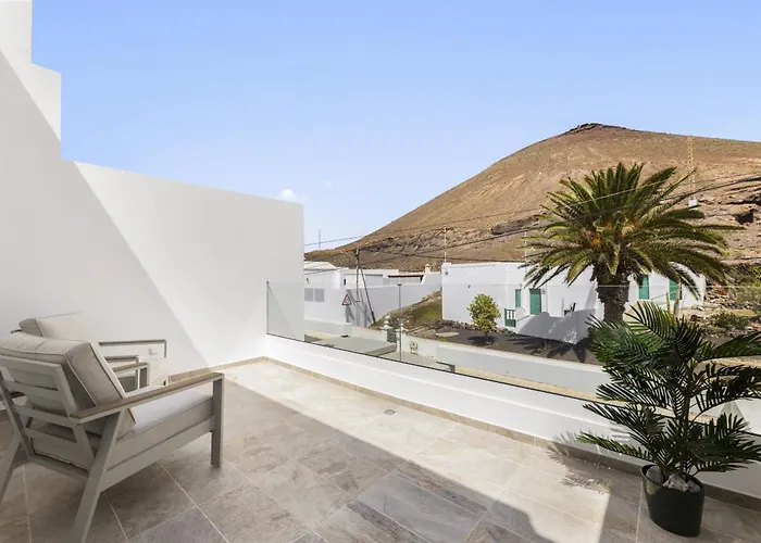 Infinity Views 3 By Escape Tahiche