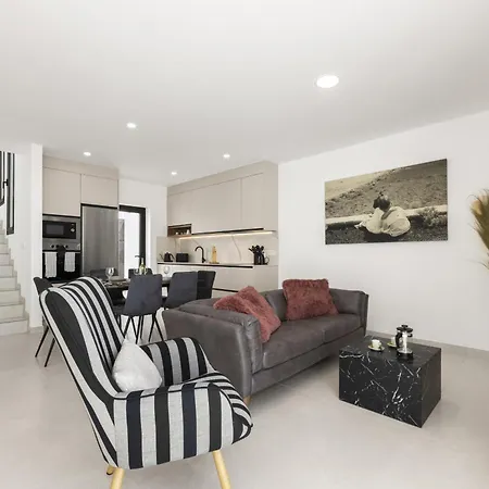 Infinity Views 3 By Escape Villa *